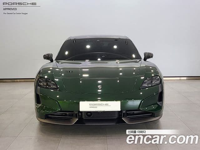 Porsche Taycan 2024 — ფოტო 19/20