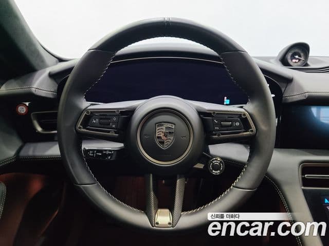 Porsche Taycan 2024 — ფოტო 16/20
