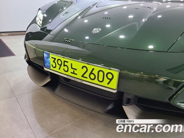 Porsche Taycan 2024 — ფოტო 14/20