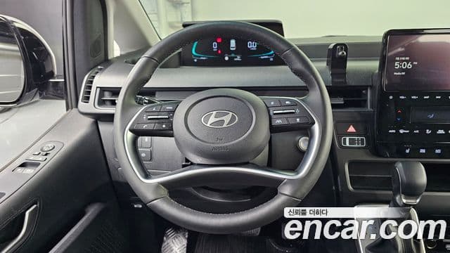 Hyundai Staria 2025 — ფოტო 8/20