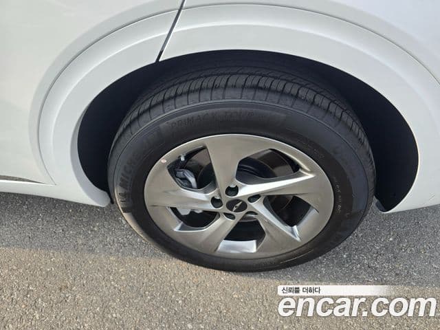 Genesis GV70 2025 — ფოტო 8/20