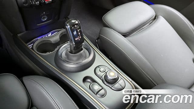 Mini Cooper Countryman 2020 — ფოტო 9/20