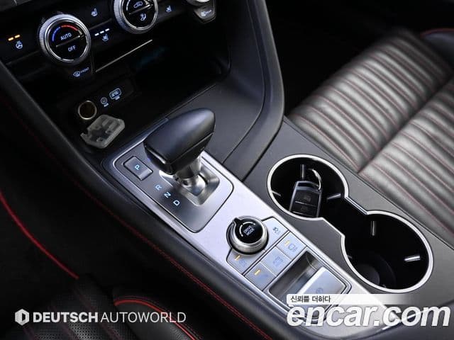 Genesis G70 2018 — ფოტო 7/20