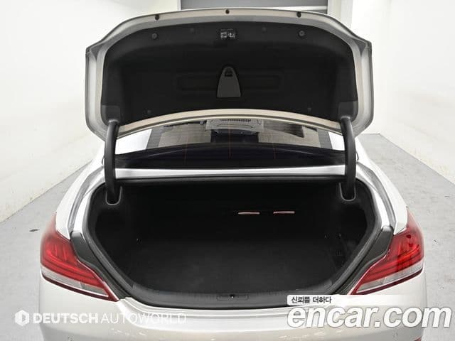 Genesis G70 2018 — ფოტო 19/20