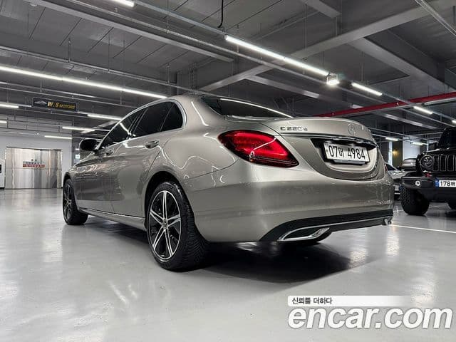 Mercedes-Benz C-Class 2019 — Şəkil 9/20