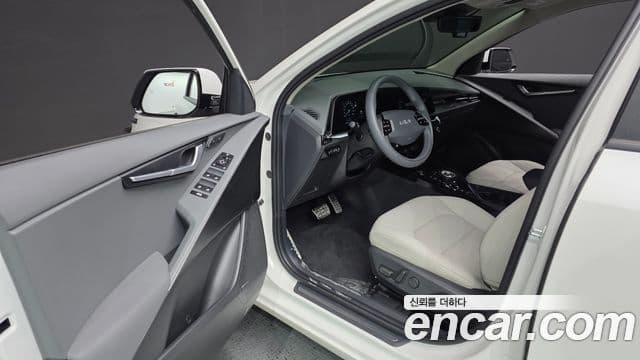 Kia Niro 2025 — ფოტო 10/20
