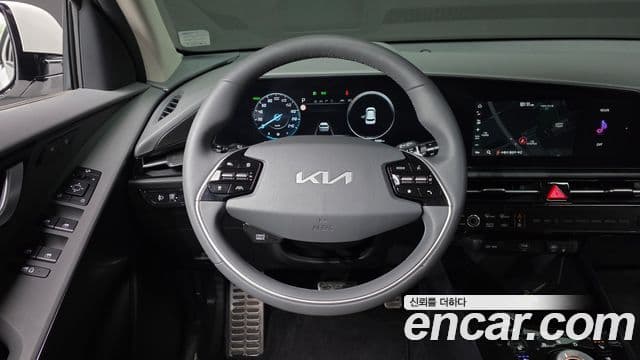 Kia Niro 2025 — ფოტო 13/20