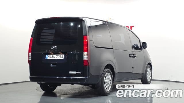 Hyundai Staria 2023 — Фото 2/20