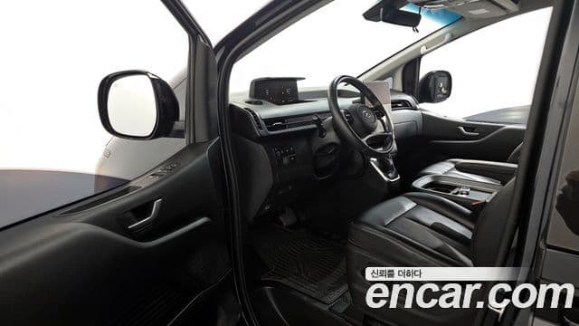 Hyundai Staria 2023 — Фото 10/20