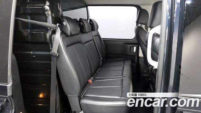 Hyundai Staria 2023 — Фото 12/20