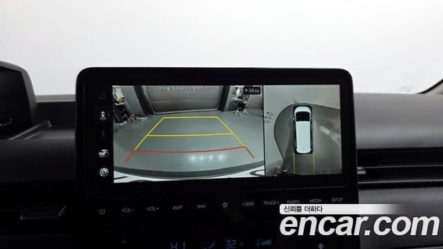 Hyundai Staria 2023 — Фото 17/20