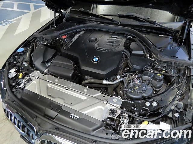BMW 3 Series 2022 — ფოტო 19/20