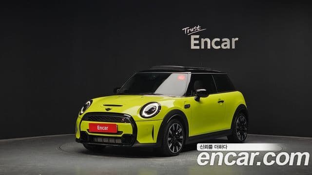 Mini Cooper S 2023 — Фото 9/20