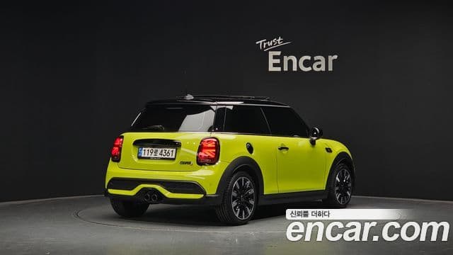 Mini Cooper S 2023 — Фото 1/20