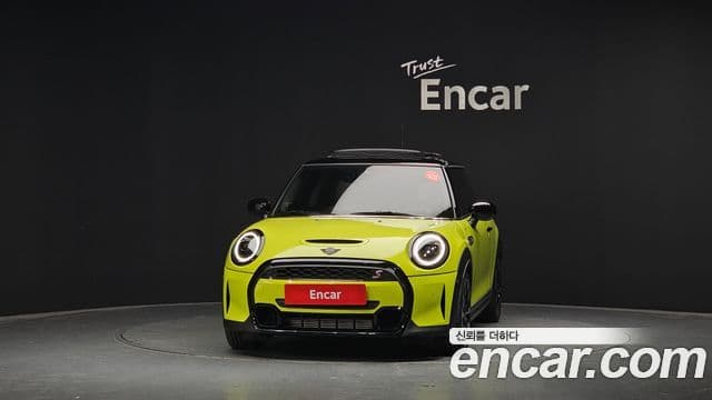 Mini Cooper S 2023 — Фото 2/20