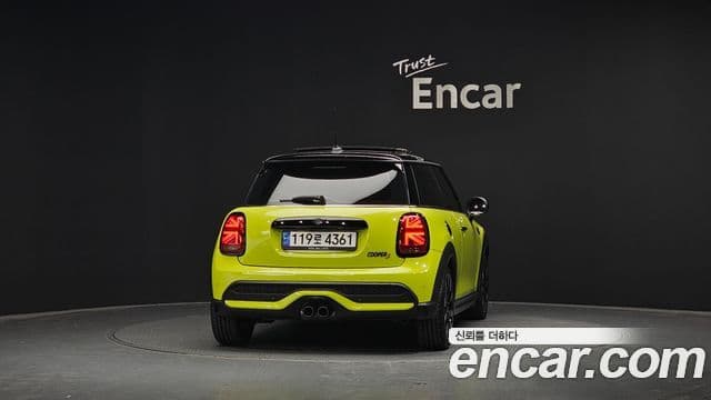 Mini Cooper S 2023 — Фото 3/20