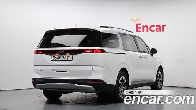 Kia Carnival 2023 — Photo 15/20