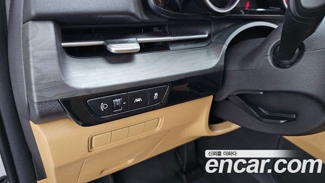Kia Carnival 2023 — Photo 19/20