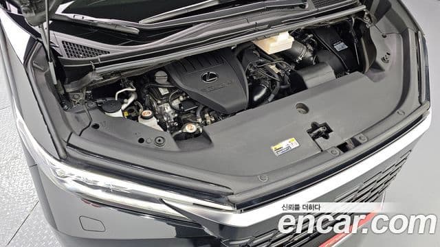 Lexus LM 2024 — Photo 16/20