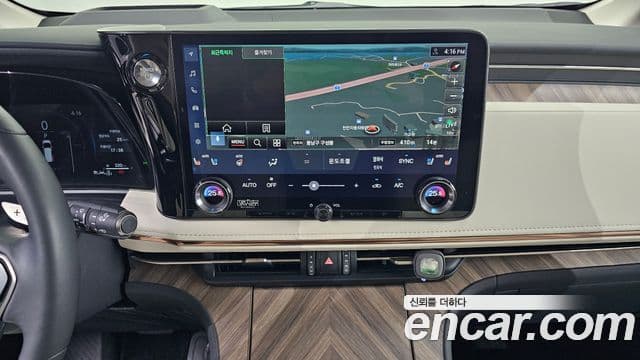 Lexus LM 2024 — Photo 20/20