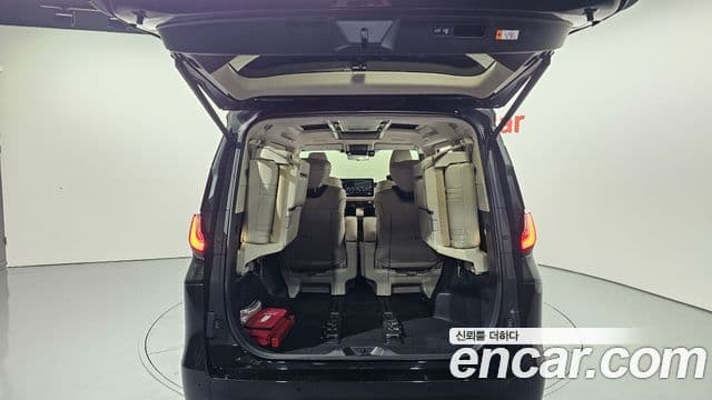 Lexus LM 2024 — Photo 18/20