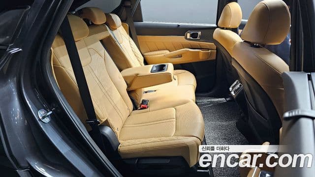 Kia Sorento 2022 — ფოტო 13/20
