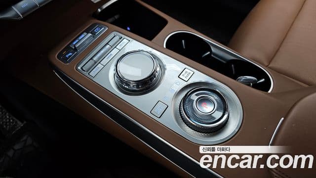 Genesis GV70 2021 — ფოტო 9/20