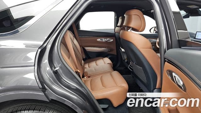 Genesis GV70 2021 — ფოტო 12/20