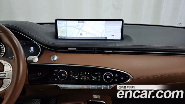 Genesis GV70 2021 — ფოტო 14/20