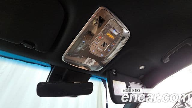 Genesis GV70 2021 — ფოტო 18/20