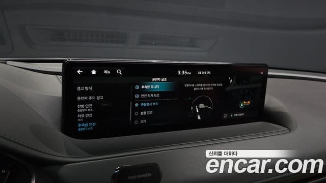 Genesis Electrified G80 2022 — фото 16 из 20