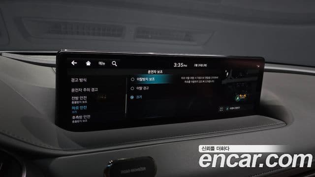 Genesis Electrified G80 2022 — ფოტო 17/20