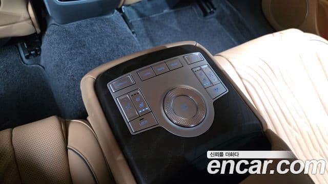 Genesis Electrified G80 2022 — ფოტო 19/20