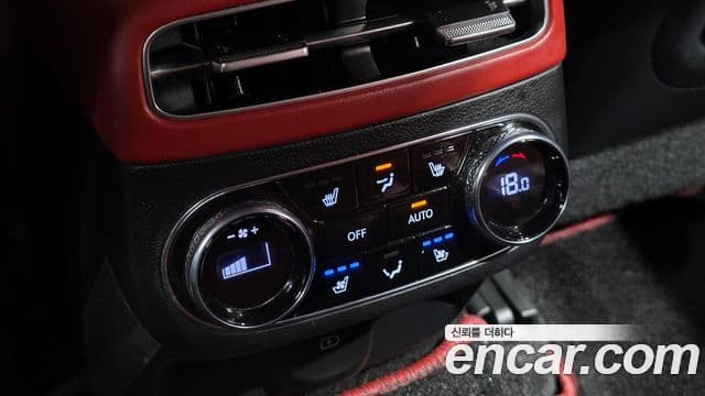 Genesis GV70 2022 — Şəkil 18/20