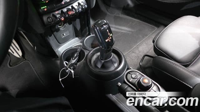 Mini Cooper 2022 — фото 9 из 20