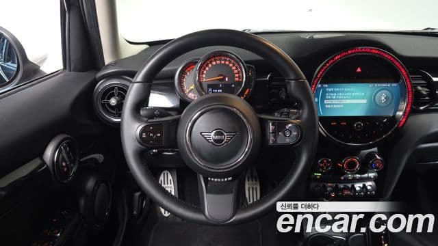 Mini Cooper 2022 — ფოტო 14/20