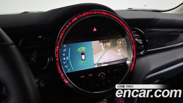 Mini Cooper 2022 — ფოტო 16/20