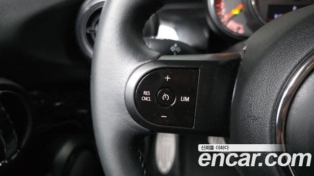 Mini Cooper 2022 — ფოტო 19/20