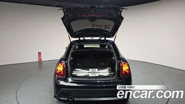 Mini Cooper 2022 — фото 20 из 20