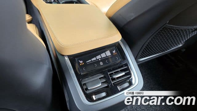 Volvo XC90 2022 — Şəkil 18/20
