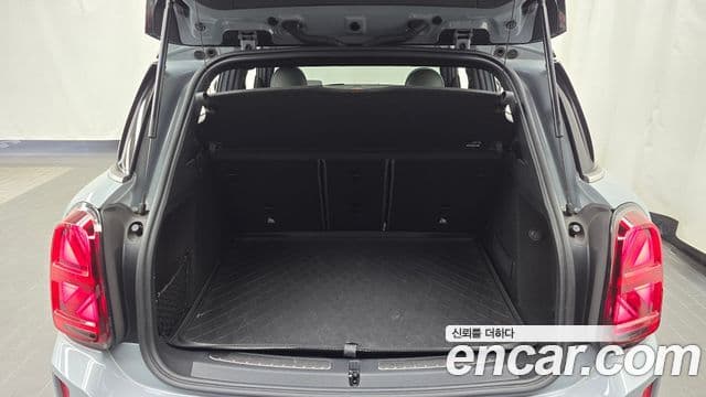 Mini Cooper S Countryman 2023 — фото 20 из 20