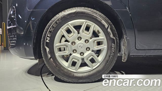 Hyundai Staria 2023 — ფოტო 5/20