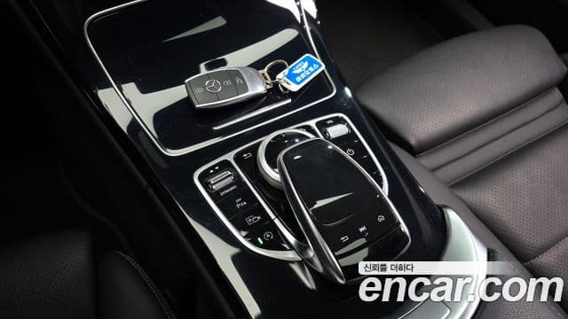 Mercedes-Benz C-Class 2020 — ფოტო 16/20