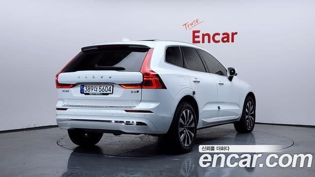 Volvo XC60 2023 — Şəkil 10/20