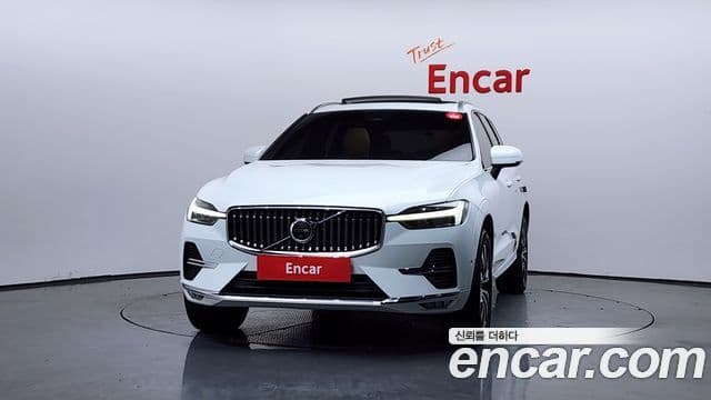 Volvo XC60 2023 — ფოტო 3/20