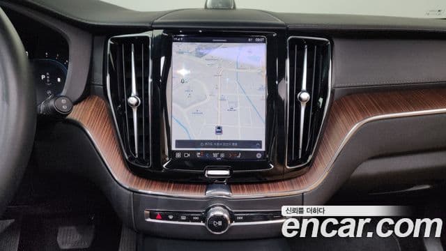Volvo XC60 2023 — Şəkil 19/20
