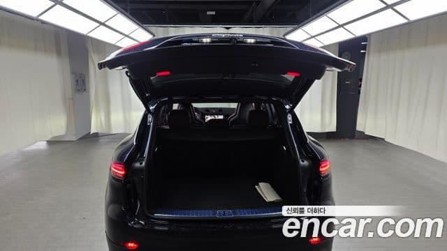 Porsche Cayenne 2021 — Şəkil 20/20