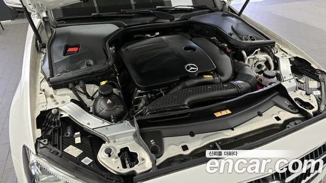 Mercedes-Benz E-Class 2022 — ფოტო 5/20