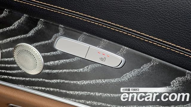 Mercedes-Benz E-Class 2022 — ფოტო 19/20