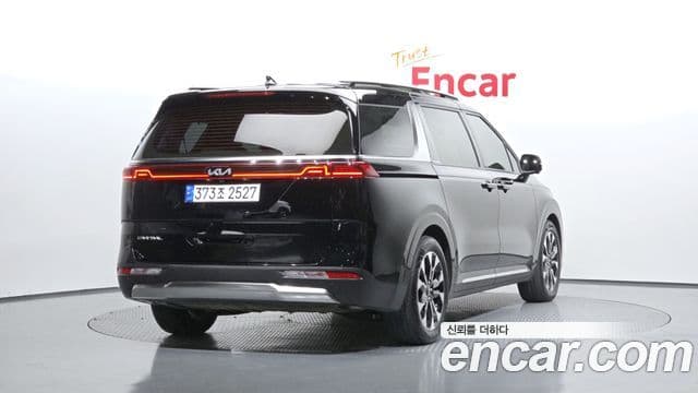 Kia Carnival 2022 — ფოტო 2/20